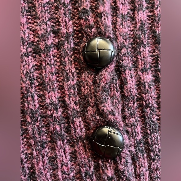 BCBGMAXAZRIA faux fur cardigan. Medium. Preowned in excellent condition - Picture 5 of 11